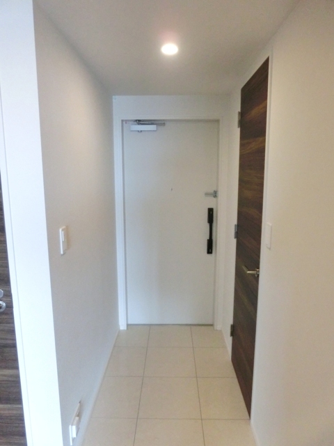 玄関　※写真は同タイプ住戸です。