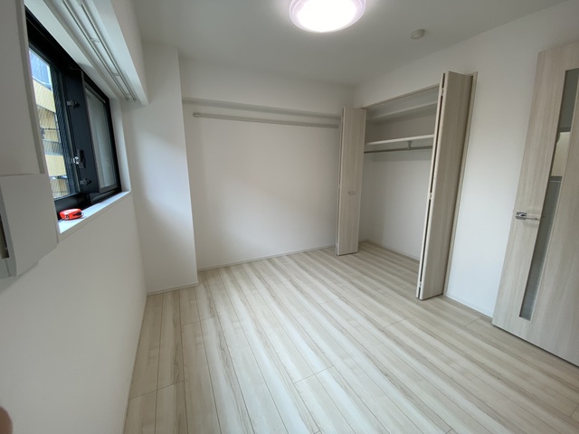 居室・リビング　白基調の明るいお部屋です