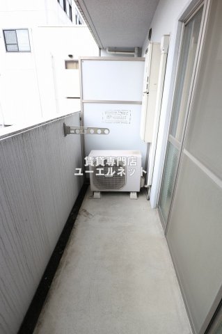 バルコニー　バルコニー付きで採光＆風通し良好！