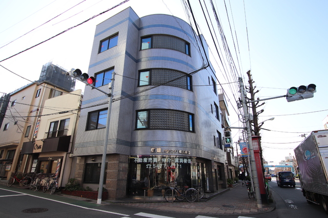建物外観　★丸みがある建物が目印です★