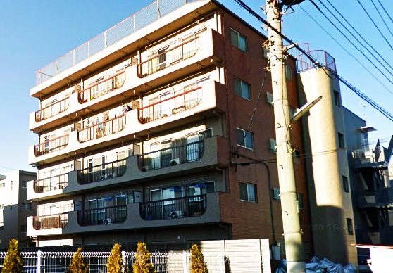 建物外観　閑静な住宅街に立地。