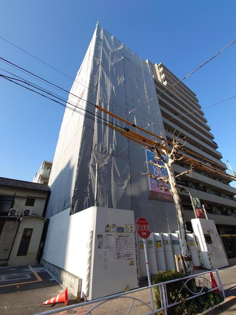 建物外観　駐車場