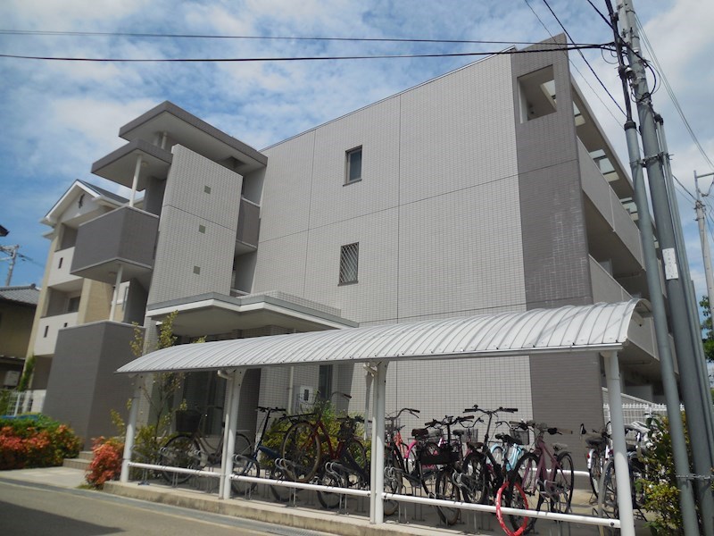 建物外観　鉄筋コンクリート造3階建