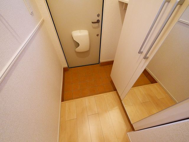玄関　収納もある玄関です