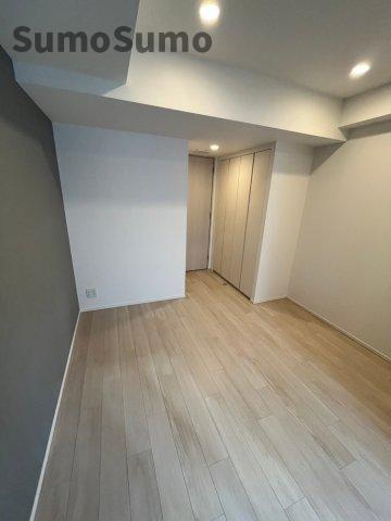 その他部屋・スペース　開放的な寝室です