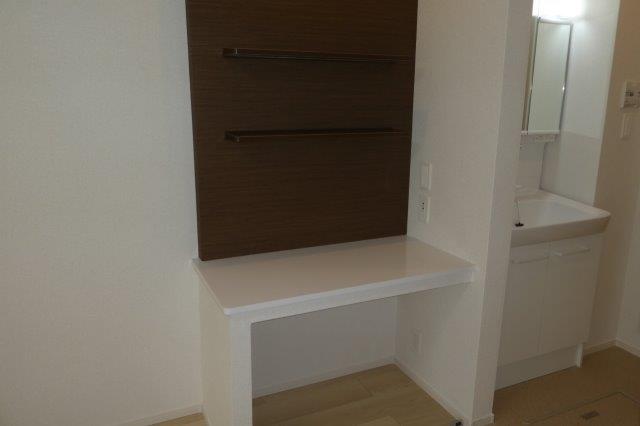 その他設備　作業机