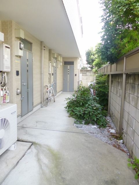 駐車場　★ここに自転車を★