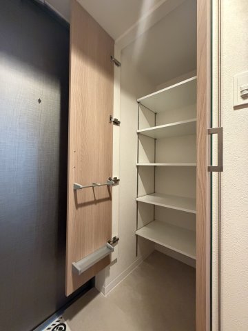 収納　エスリードレジデンスザ・グラン大阪福島アクシス　シューズイン