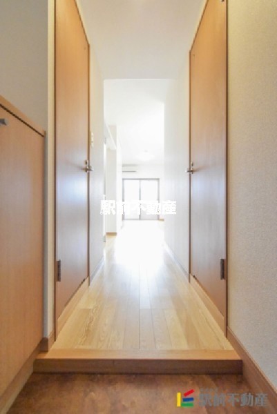 玄関　※同マンション別部屋