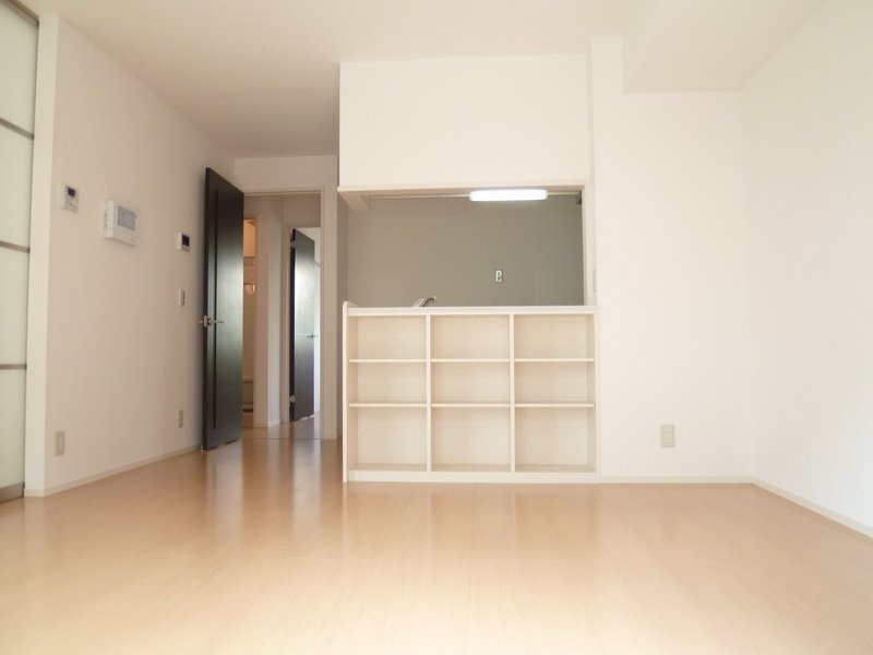 居室・リビング　反転タイプのお部屋になります。