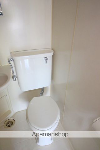 地下鉄千日前線 西長堀駅 徒歩3分 10階建 築42年のトイレ写真