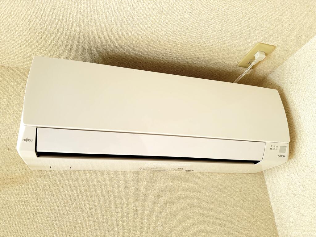 その他設備　リビングに設備でエアコン設置済