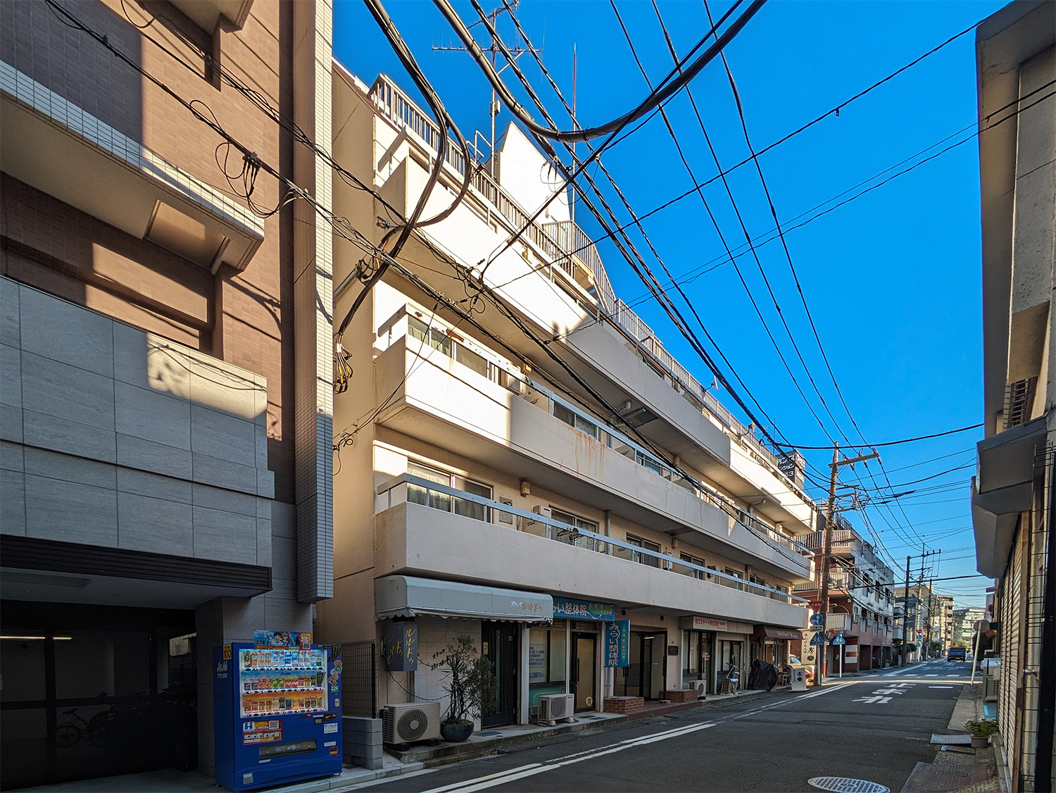 日東コーポ西横浜の建物外観