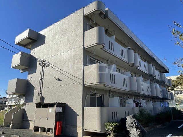 豊橋市西岩田のマンションの建物外観