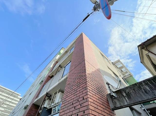 広島市中区吉島西のマンションの建物外観