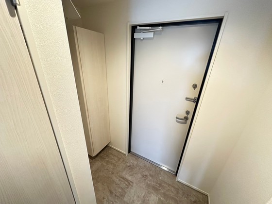 玄関　※別部屋の写真です