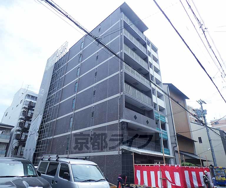 京都市下京区下鱗形町のマンションの建物外観