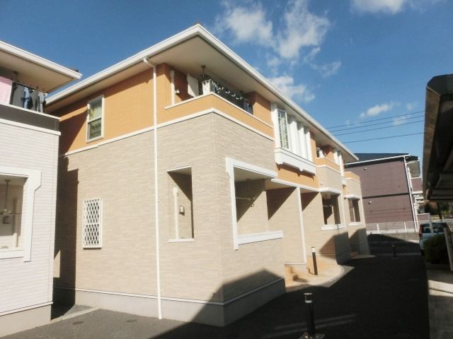 建物外観　2015年完成の築浅物件