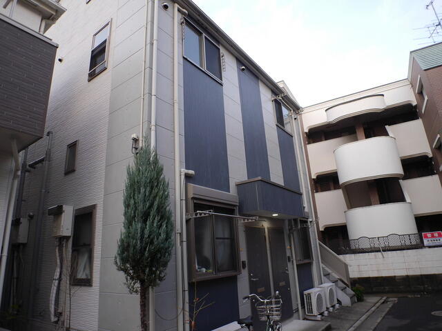 江戸川区北小岩のアパートの建物外観