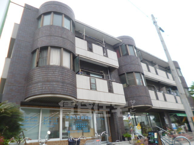 三島郡島本町広瀬のアパートの建物外観