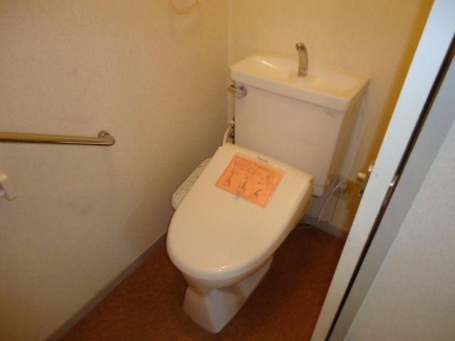 【藤沢市円行のマンションのトイレ】