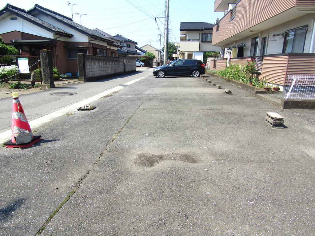 【ハイツ松本の駐車場】