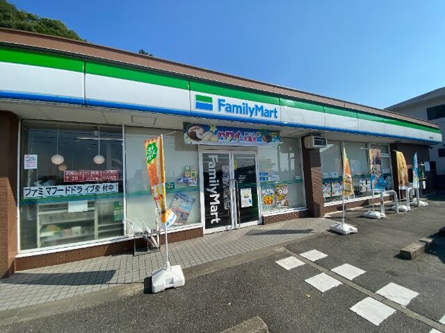 【西尾市駒場町のアパートのコンビニ】