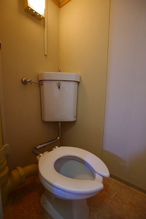 トイレ　※反転タイプの部屋の写真です。