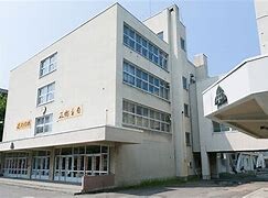 【S-RESIDENCE円山鳥居前の中学校】