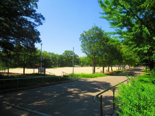 【グレースハイム上住吉の公園】