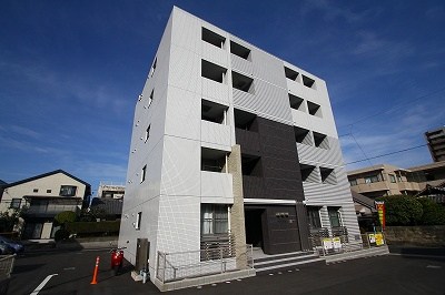 鹿児島市西田のマンションの建物外観