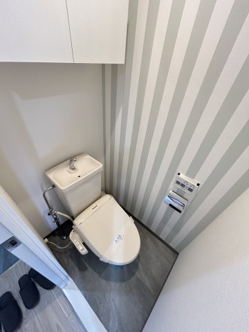 トイレ　ウォシュレット付きです。 ※別号室参考画像