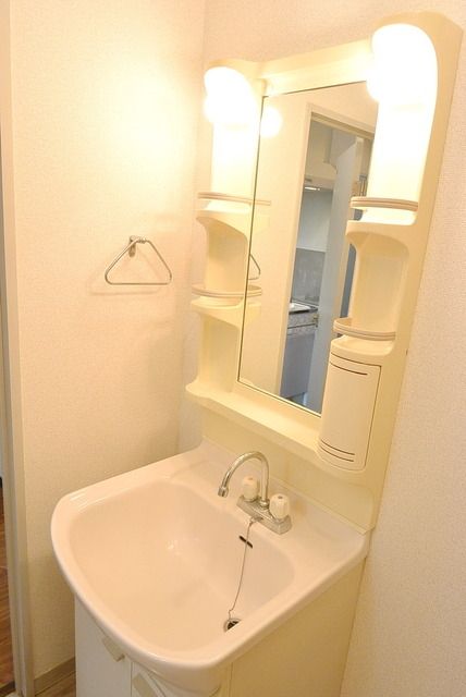 洗面設備　★明るい独立洗面台★