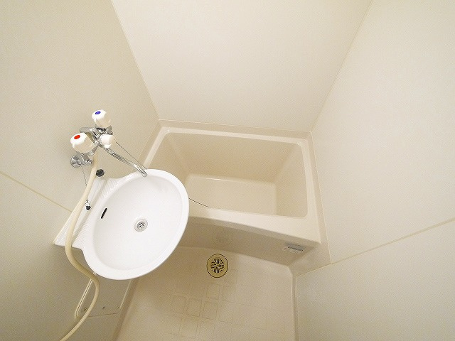 バス・シャワールーム　ゆったり過ごせるお風呂です