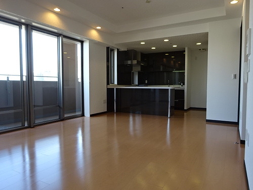 居室・リビング　ＬＤＫ約１６．６畳　※前回募集時／２０２２年８月の写真