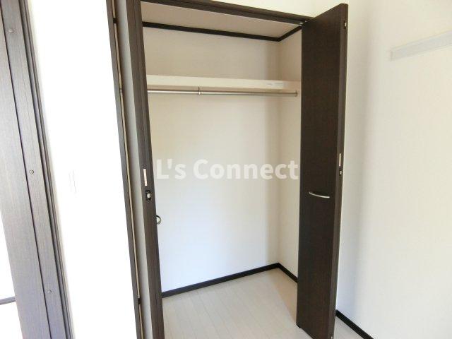 収納　クローゼットでお荷物もすっきり収納。