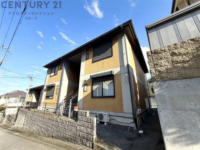 建物外観　敷地内に駐車場あります☆