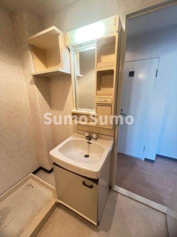 洗面設備　脱衣スペースもあります