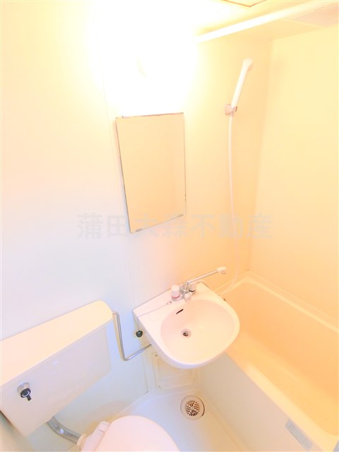 バス・シャワールーム　3点式ユニットバス　お風呂　バスルーム