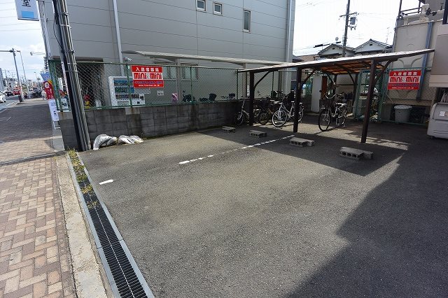 駐車場　駐車スペース