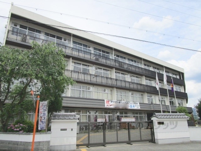 中学校　亀岡中学校（中学校）まで450m