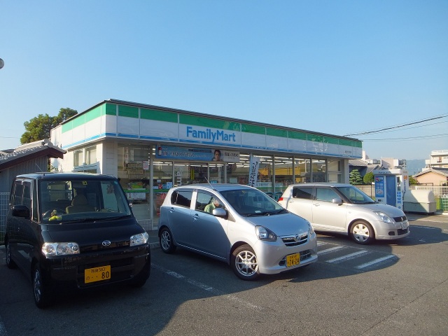 コンビニ　ファミリーマート藤井寺北岡店（コンビニ）まで294m