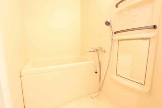 バス・シャワールーム　お風呂も綺麗です。