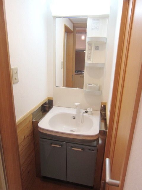 洗面設備　★身だしなみのチェックが出来ます★