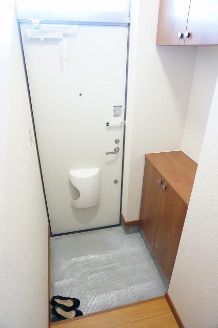 ライズ1の玄関写真