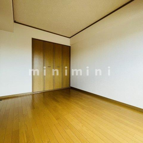 居室・リビング　※写真は別号室のものですので現状優先とさせていただきます。