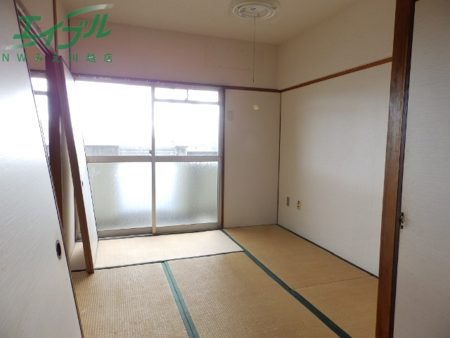 居室・リビング　別部屋参考写真です