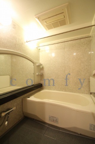 バス・シャワールーム　追炊き・浴室乾燥機付バス