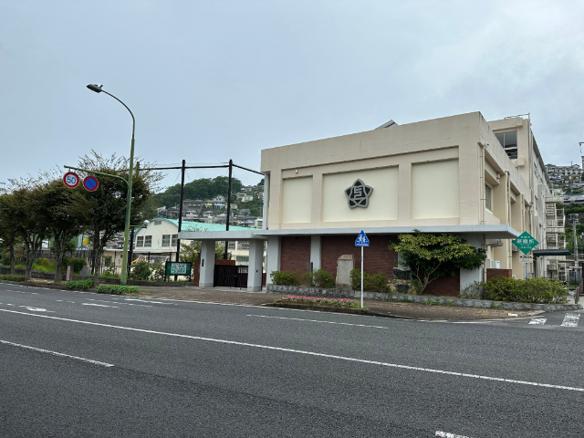 小学校　長崎市立上長崎小学校（小学校）まで510m