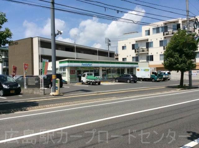 コンビニ　ファミリーマート浜田1丁目店（コンビニ）まで371m
